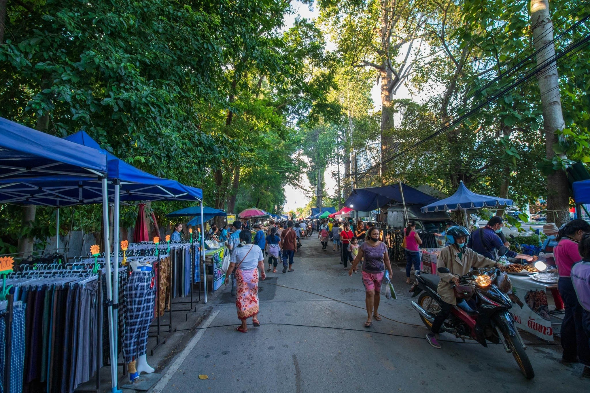 Tuesday Evening Street Market - Choeng Doi, Doi Saket